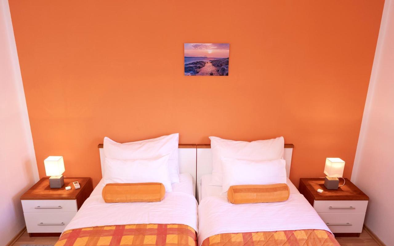 Apartments Bodlovic - Zf Hvar Hvar Town Esterno foto