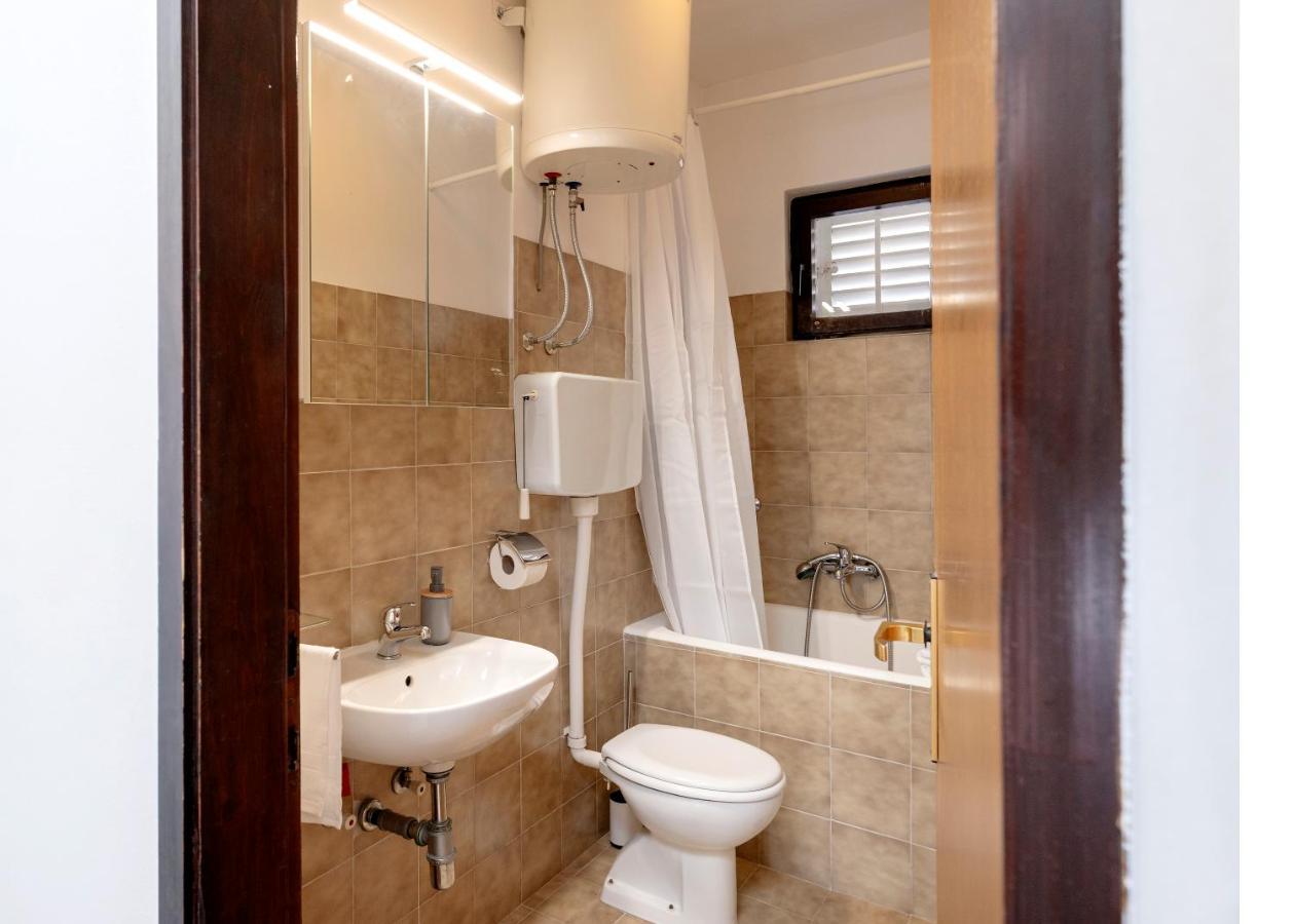 Apartments Bodlovic - Zf Hvar Hvar Town Esterno foto