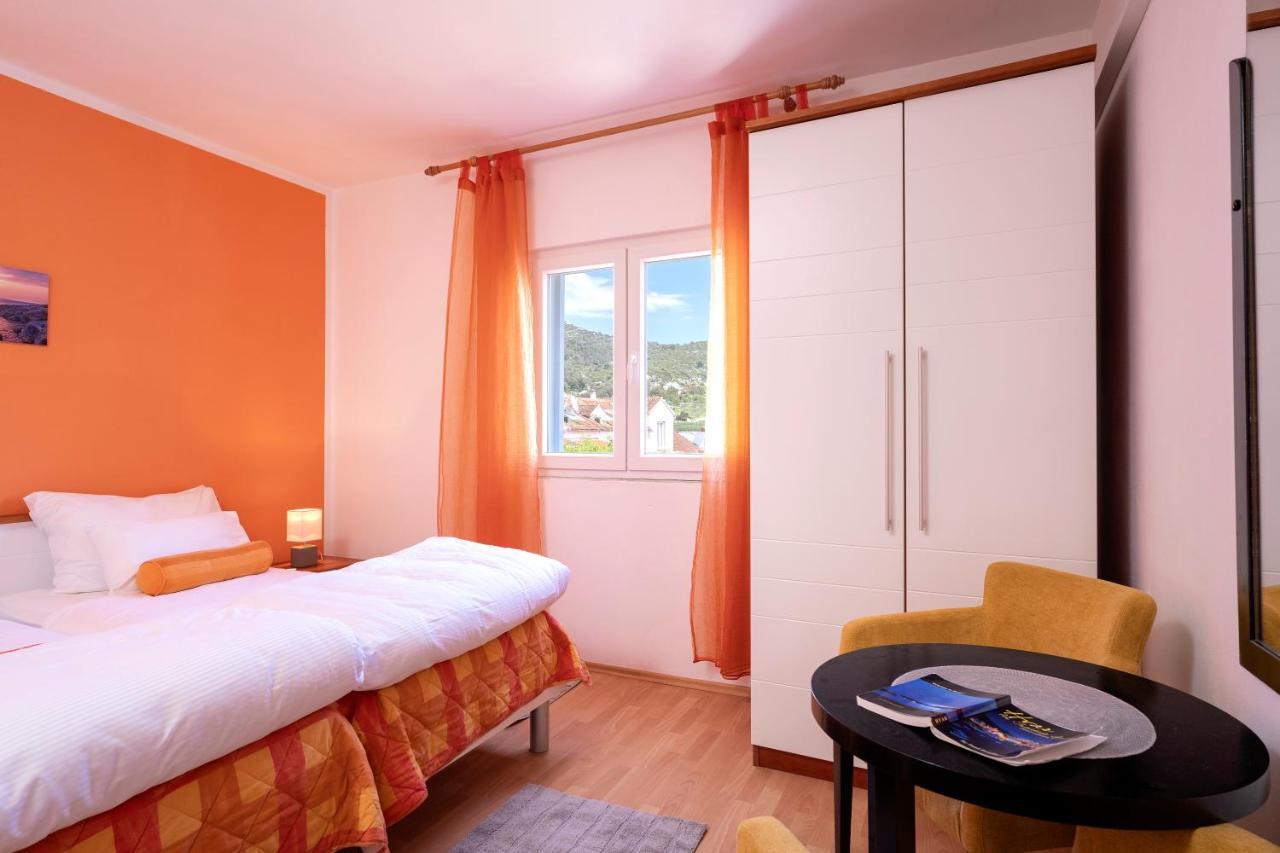 Apartments Bodlovic - Zf Hvar Hvar Town Esterno foto