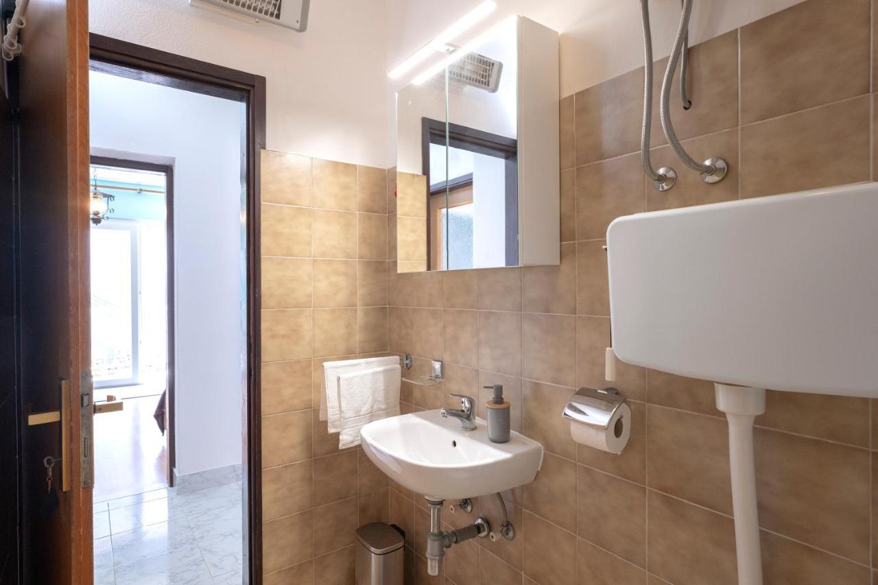 Apartments Bodlovic - Zf Hvar Hvar Town Esterno foto